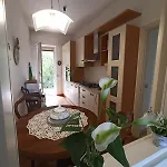 Apartment Casa Sandrina, Un Romantico Rifugio Vista Stresa