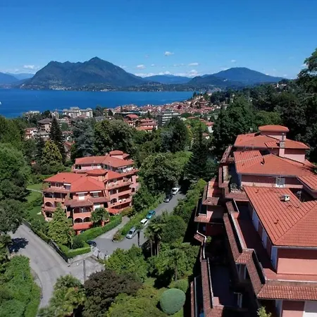 Casa Sandrina, Un Romantico Rifugio Vista Lägenhet Stresa