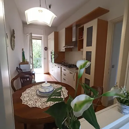 Apartment Casa Sandrina, Un Romantico Rifugio Vista Stresa