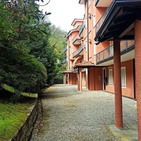 Casa Sandrina, Un Romantico Rifugio Vista Apartment Stresa