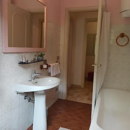 Apartment Casa Sandrina, Un Romantico Rifugio Vista Stresa