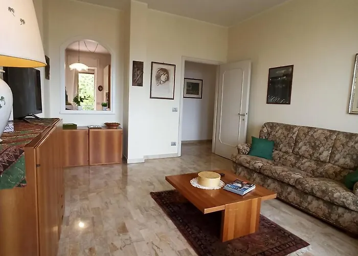 Apartment Casa Sandrina, Un Romantico Rifugio Vista Stresa