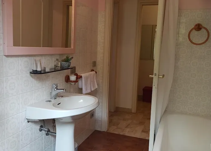 Apartment Casa Sandrina, Un Romantico Rifugio Vista Stresa